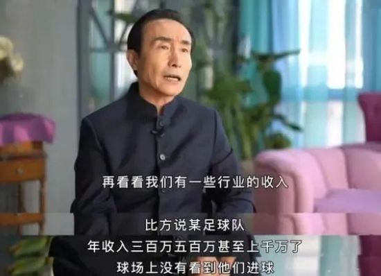 美女扒开尿口捅